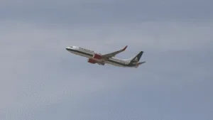 Urge revisar el espacio aéreo del Valle de México, alertan expertos