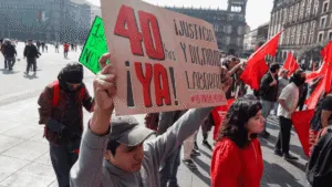 Marchan trabajadores por semana laboral de 40 horas