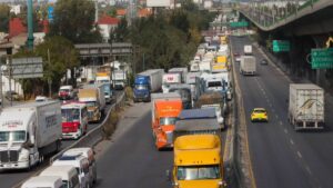 Transportistas anuncian bloqueos en autopistas del Edomex por inseguridad este lunes