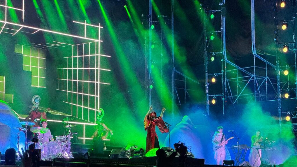 Empire of the Sun desató su magia en el SimiFest 2025 en CDMX