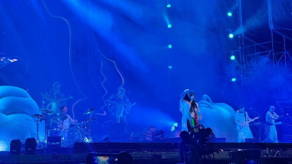 Empire of the Sun desató su magia en el SimiFest 2025 en CDMX