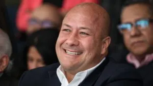 De política, al futbol: Enrique Alfaro, exgobernador de Jalisco, será auxiliar de Guillermo Almada en España