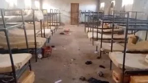 Hombres armados irrumpen en escuela católica y secuestran a 52 alumnos en Nigeria