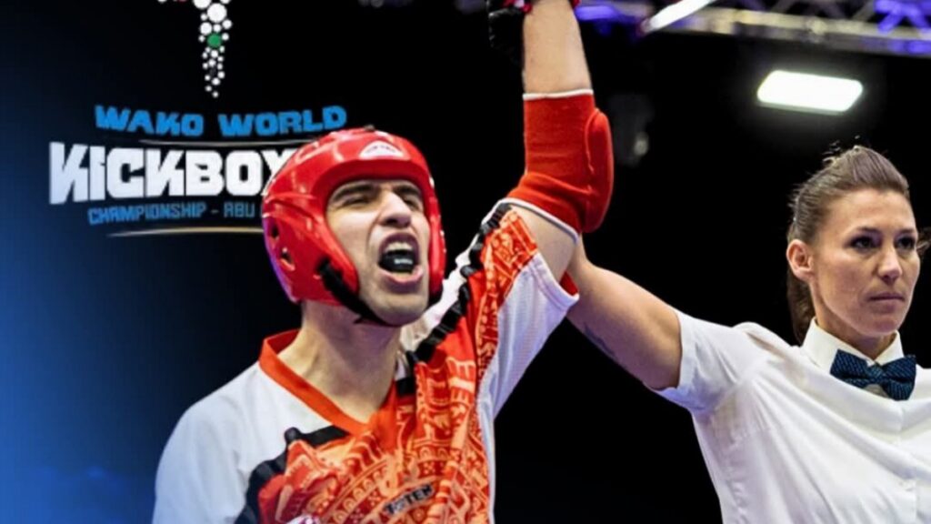 Otro campeón mundial mexicano: Héctor Solorio en kickboxing