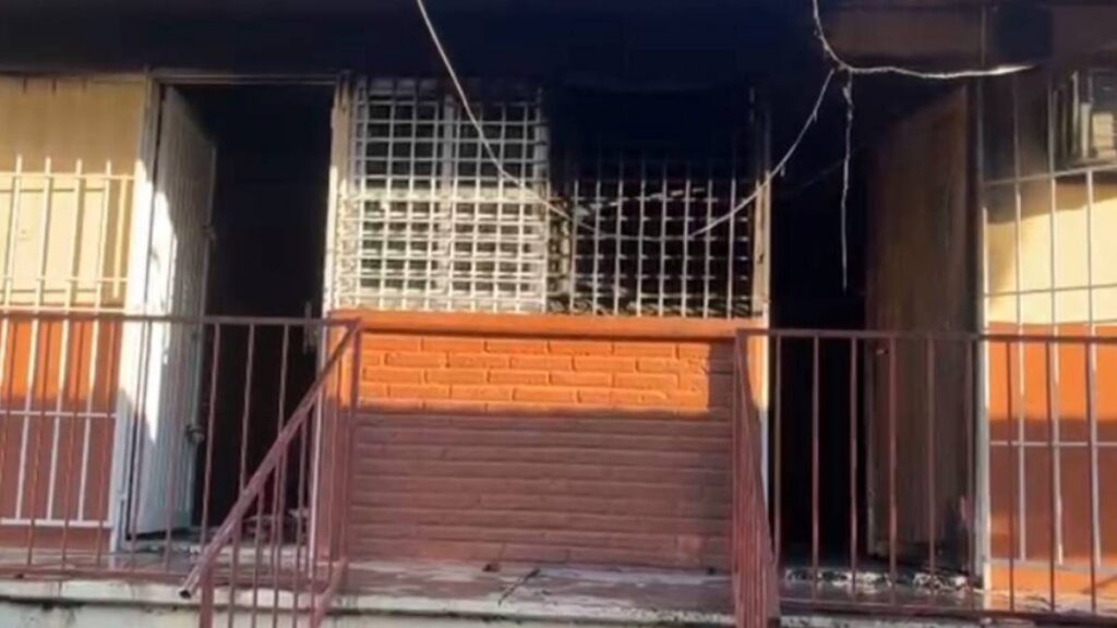 Prenden fuego a escuela de Bellavista, Culiacán.