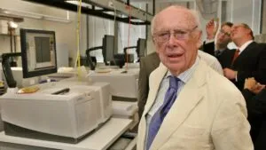 Muere James Watson, el pionero del ADN que subastó su Nobel y fue señalado de “racista”