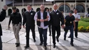 Juez ve riesgo de fuga y dicta nueva prisión preventiva a Javier Duarte