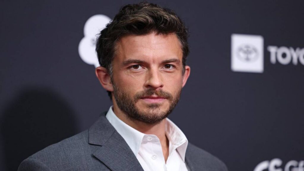 Jonathan Bailey es “el hombre más sexy” de 2025, según People