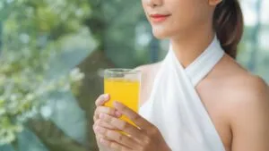 Beber jugo de naranja diario podría modificar genes vinculados a la salud del corazón