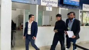 Junior H declara ante Fiscalía de Jalisco por apología del delito
