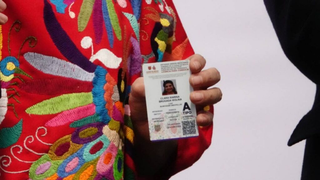 Licencia de conducir permanente.