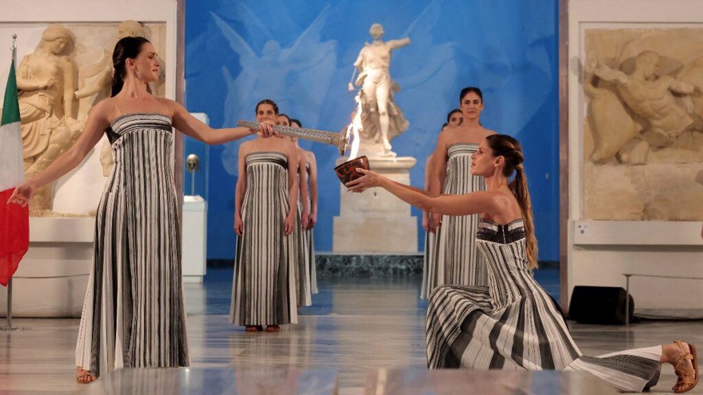 La llama olímpica de los Juegos Olímpicos de Invierno Milano Cortina 2026 arranca su viaje hacia Italia