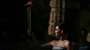 La llama olímpica de los Juegos Olímpicos de Invierno Milano Cortina 2026 arranca su viaje hacia Italia