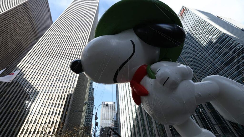 Los globos y carros alegóricos más espectaculares del Desfile de Acción de Gracias de Macy’s 2025, en imágenes