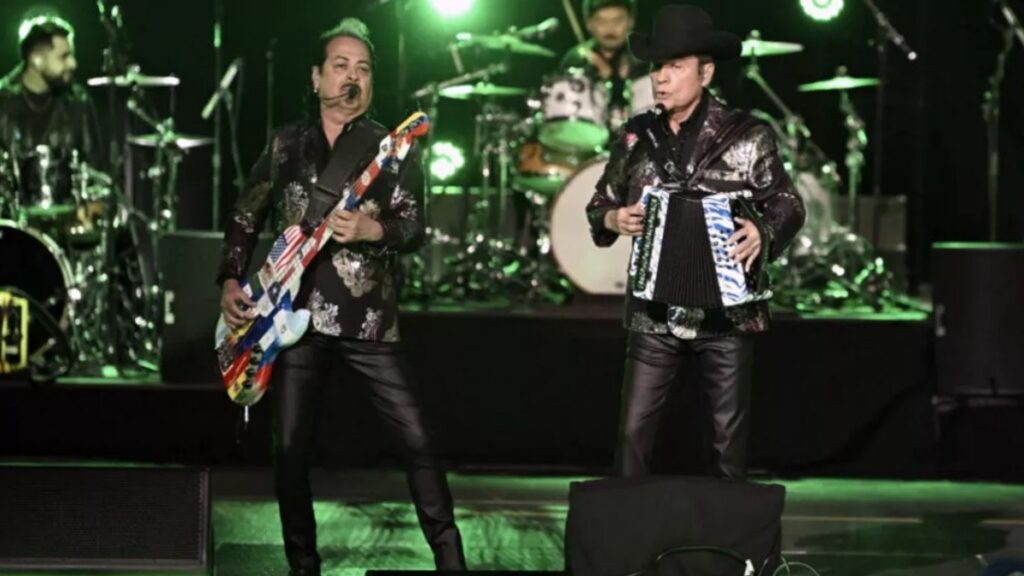 Los Tigres del Norte lanzan documental durante la semana de los Latin Grammy
