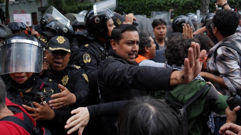 De la huelga de la UNAM al 2 de octubre de 2025: CDMX acumula 25 años de protestas marcadas por choques, violencia y cientos de detenciones.