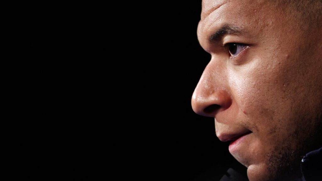 A 10 años, Mbappé recuerda a las víctimas de los atentados en el Bataclán y otros puntos de París