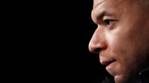 A 10 años, Mbappé recuerda a las víctimas de los atentados en el Bataclán y otros puntos de París