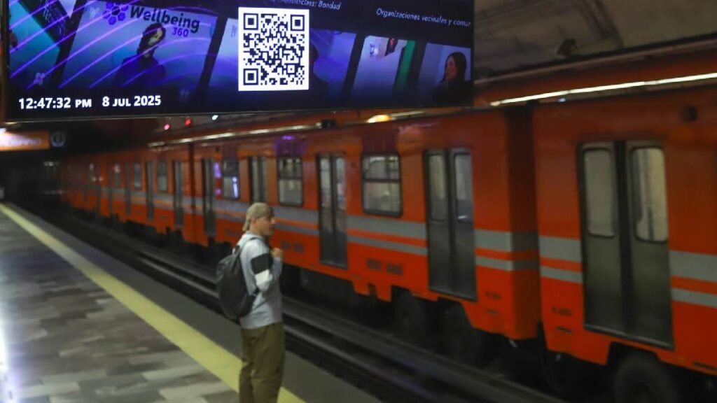 Riñas con petardos en Villa de Aragón y La Raza causaron caos; Metro CDMX reporta servicio normal y seguridad activa.