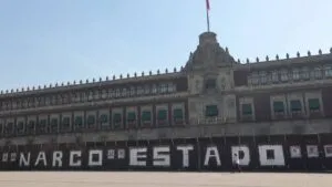 Zócalo amanece blindado con vallas de concreto por marcha de la Generación Z