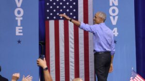 Obama apoya a candidatos para el 4 de noviembre; lanza duras críticas a Trump