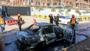 Terror en Pakistán: atentado suicida deja al menos 12 muertos frente a tribunal