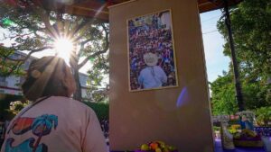 Marchan miles en Uruapan: exigen justicia por asesinato de Carlos Manzo y renuncia de Ramírez Bedolla