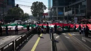 Tras 6 horas, retiran bloqueo de juzgadores en Insurgentes
