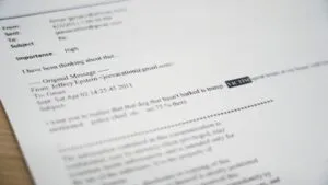 Correos de Epstein revelan que Donald Trump “sabía acerca de las chicas” y pasó tiempo con una víctima