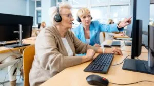 ¿Buscas empleo a los 60? Inapam presenta programa para adultos mayores