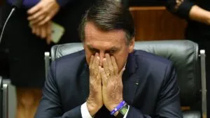 Bolsonaro pierde batalla legal y deberá pasar 27 años en la cárcel