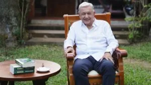 ¡AMLO vuelve! El expresidente presenta su nuevo libro “Grandeza”