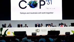 COP30 aprueba acuerdo climático, pero sin plan para dejar combustibles fósiles