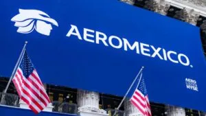 Aeroméxico toca la campana en Wall Street y celebra su enliste en la Bolsa de NY
