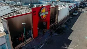 Por incendio en Waldo’s, prevén sanciones a empresarios y funcionarios