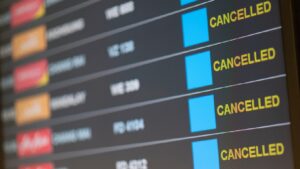 Suspenden cerca de 200 vuelos de LATAM por huelga de pilotos en Chile