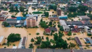Inundaciones en Asia dejan más de 600 muertos tras lluvias torrenciales