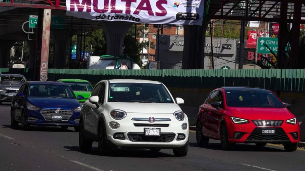 Edomex actualiza Reglamento de Tránsito, hay multas proporcionales.