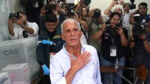 Primeros resultados darían al derechista Nasry Asfura la victoria por la Presidencia de Honduras