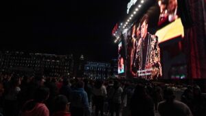 “Revivieron” 170 mil a Juan Gabriel durante proyección en el Zócalo