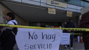 Oficinas del SAT en CDMX, Querétaro y Guadalajara cerradas; amenazan con paro indefinido