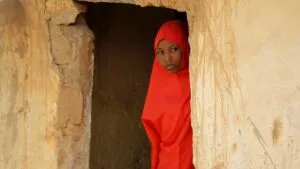 Comando secuestra a 25 niñas en Nigeria