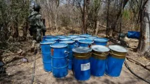 En Sinaloa, hallan laboratorios con 20 mil litros para fabricación de drogas sintéticas