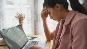 Síndrome de fatiga crónica: la posible razón de que te sientas cansado aun durmiendo bien