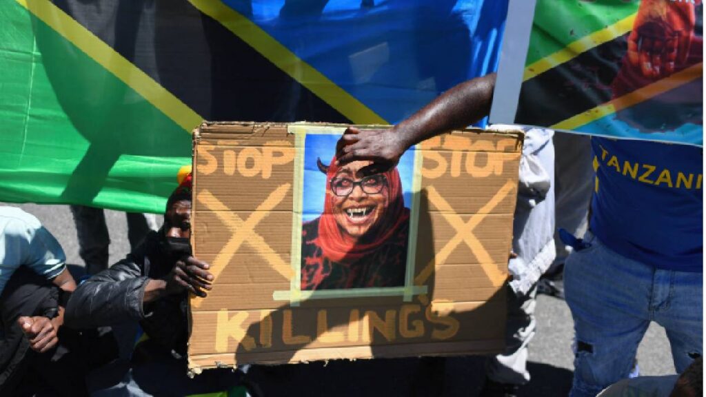 El analista Luis Alonso Zamora advierte que Tanzania vive un “retroceso democrático” tras elecciones marcadas por represión y persecución política. Fuentes estiman hasta 800 muertos, mientras la comunidad internacional guarda silencio.