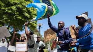 Mexicana huye de Tanzania tras violencia postelectoral: “Dejamos todo y cruzamos a Kenia”