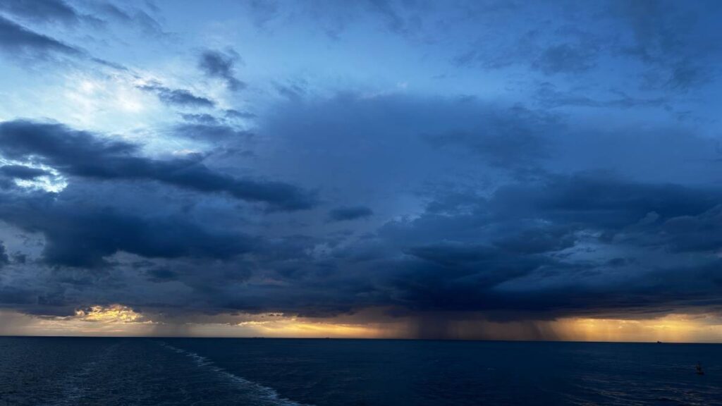 ¿Cómo ayuda a identificar los tipos de nubes en la predicción del clima?