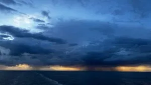 ¿Cómo ayuda a identificar los tipos de nubes en la predicción del clima?