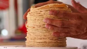 Tortillas del supermercado o de tortillería: ¿cuales son mejores para tu salud?