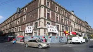 Tras huelga, renuncia el director del Nacional Monte de Piedad 